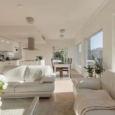 아파트 Borg Riverside 3br, Sauna, Balcony, *