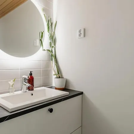 아파트 Borg Riverside 3br, Sauna, Balcony, 포리